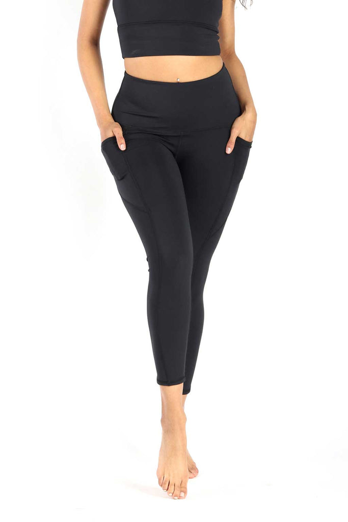 7/8 Boundless Legging with Pockets in Jet Black Front View