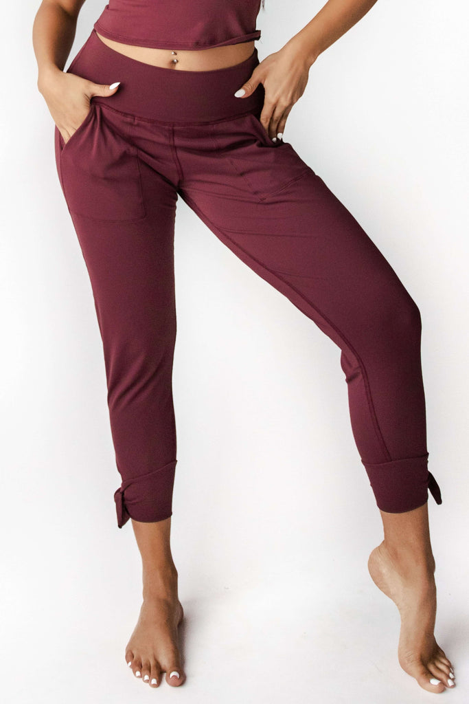Sunday Jogger in Maroon front
