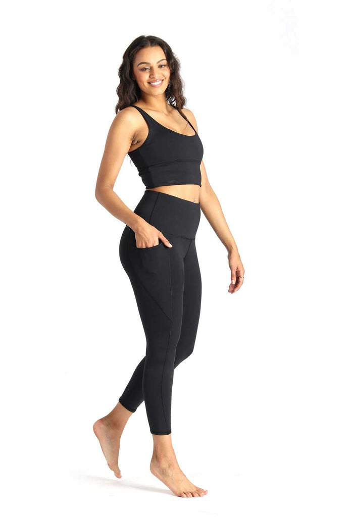 7/8 Boundless Legging with Pockets in Jet Black Full Side View