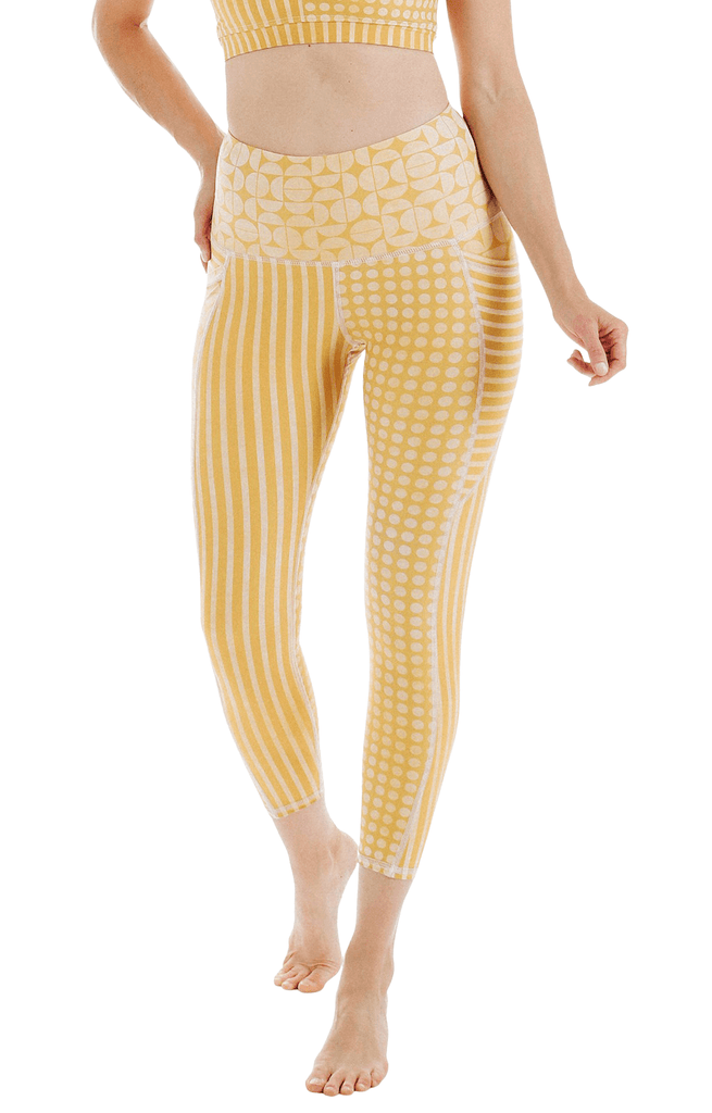 7/8 Boundless Legging with Pockets in Golden Girl front View