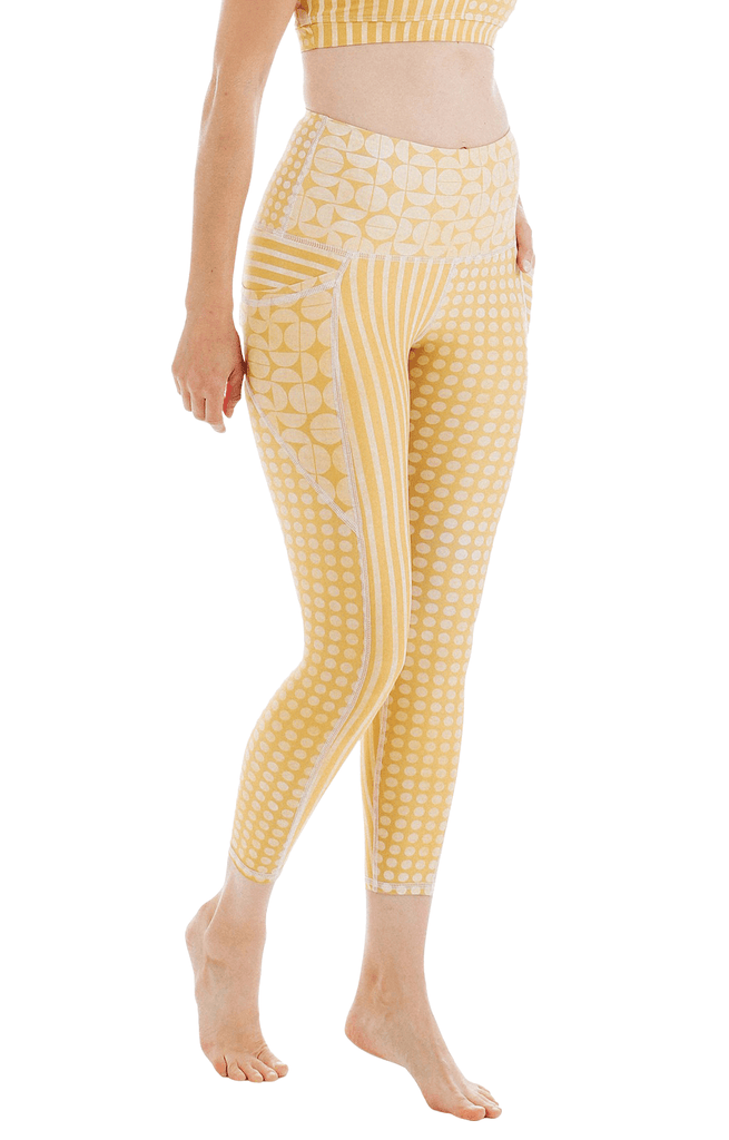 7/8 Boundless Legging with Pockets in Golden Girl Right Side View